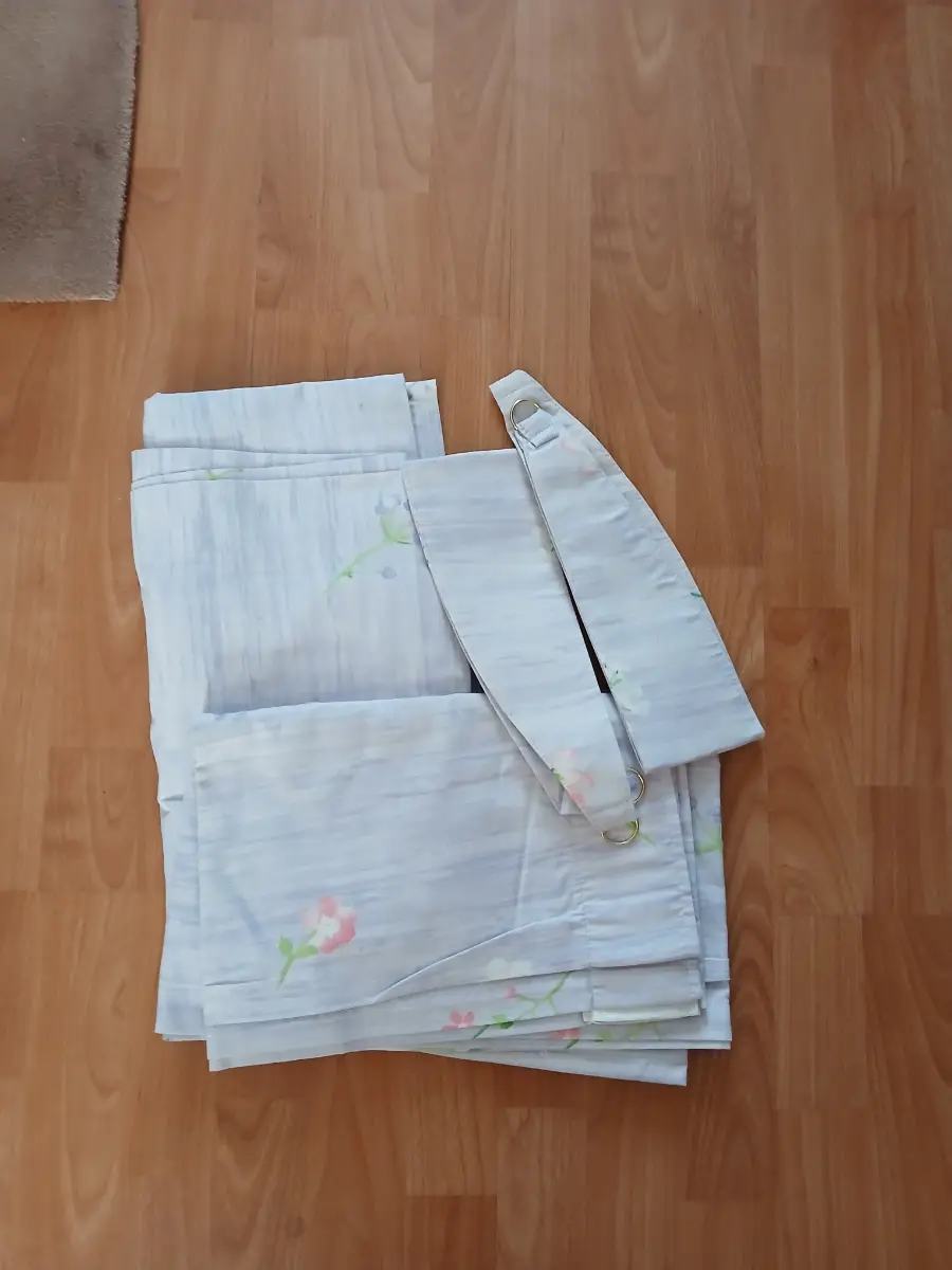 Pair of lilac flower pattern curtains and ties