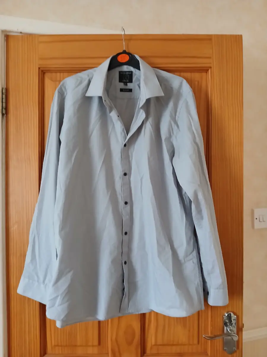 Men's grey long sleeve shirt