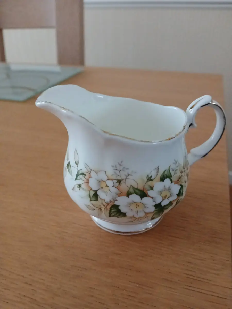Duchess bone China jug in September morn pattern