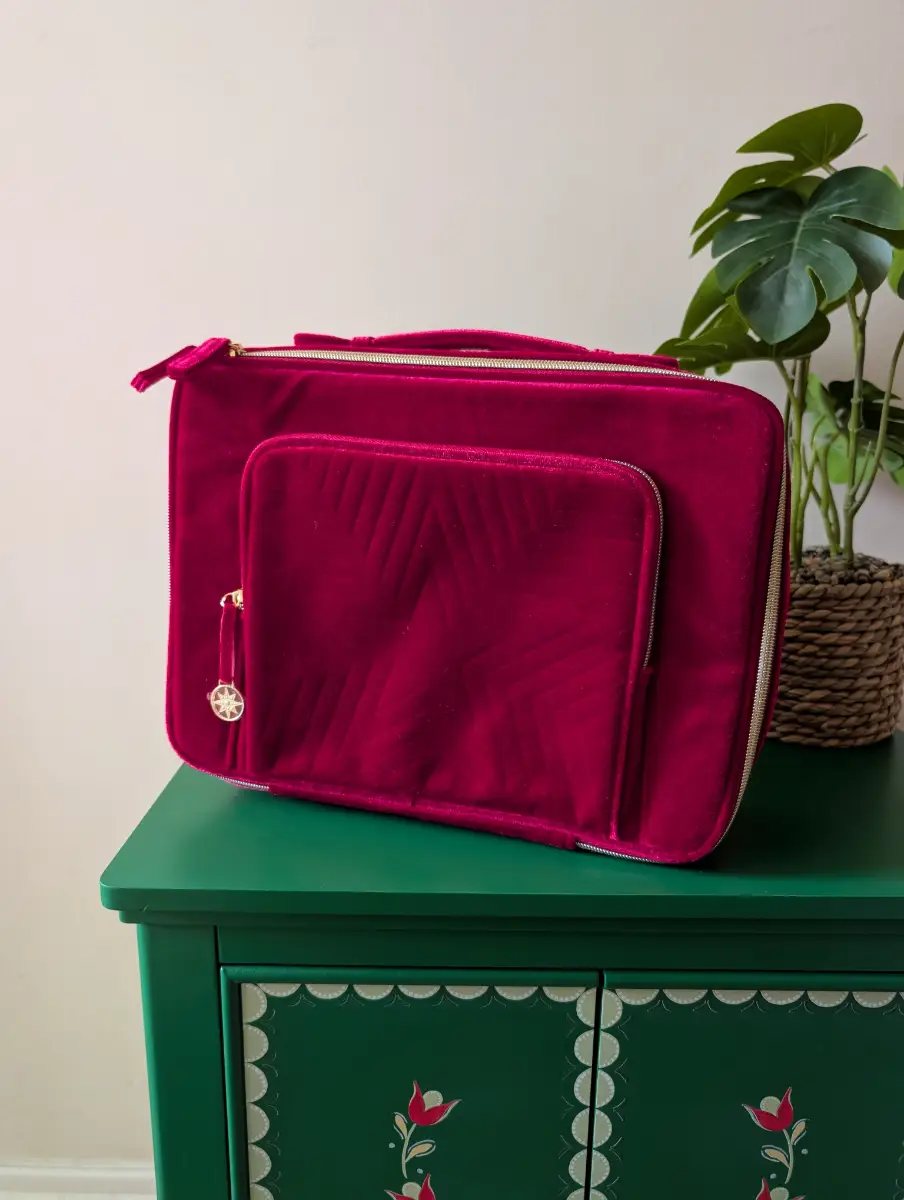 BNWT Red Estée Lauder makeup bag cosmetic travel bag