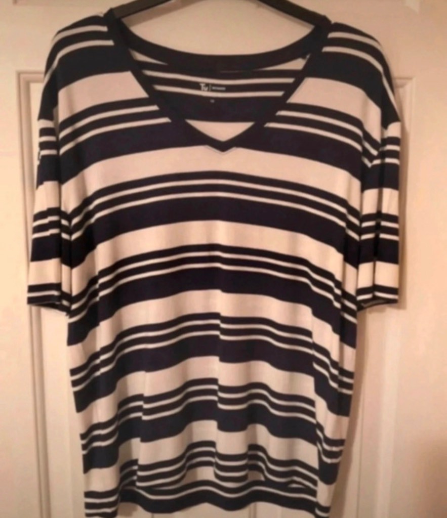 TU Navy/cream relaxed fit T-shirt size 12