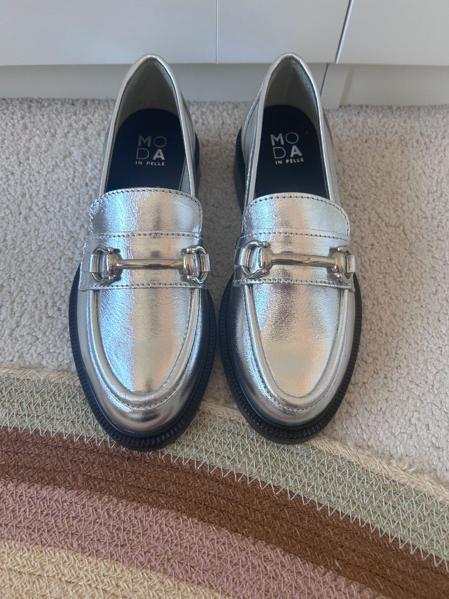 Moda In Pelle Estephe silver loafers Size 3
