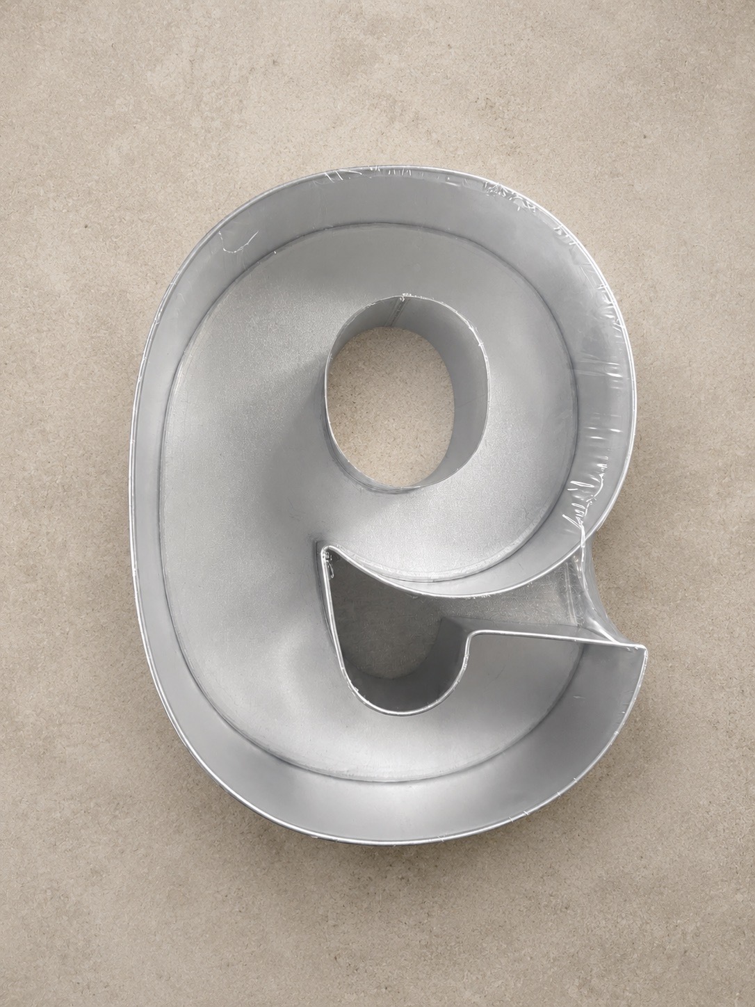 Large Number 9 Cake tin
