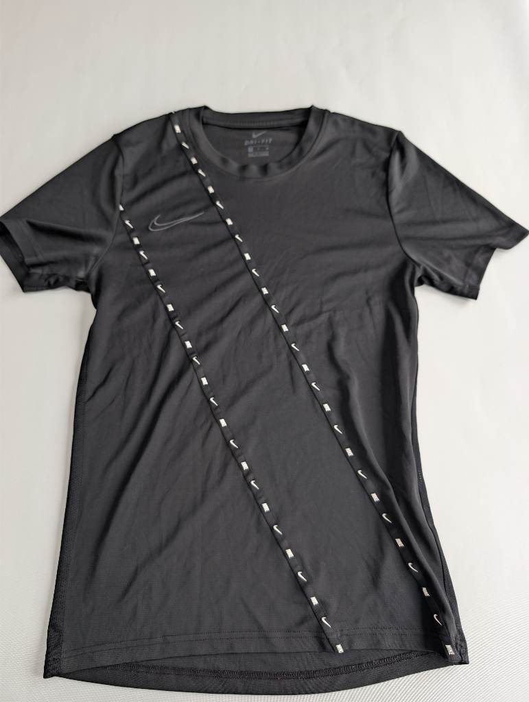 Nike Dri-Fit Black T-Shirt Mens Small Swoosh Tape Detail Academy Training Top