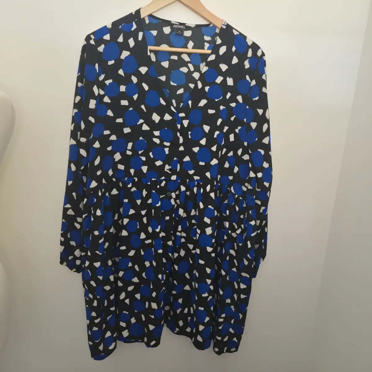 Monki Abstract Print V-Neck Long Sleeve Mini Dress - Size M (24" P2P, 34" Length)