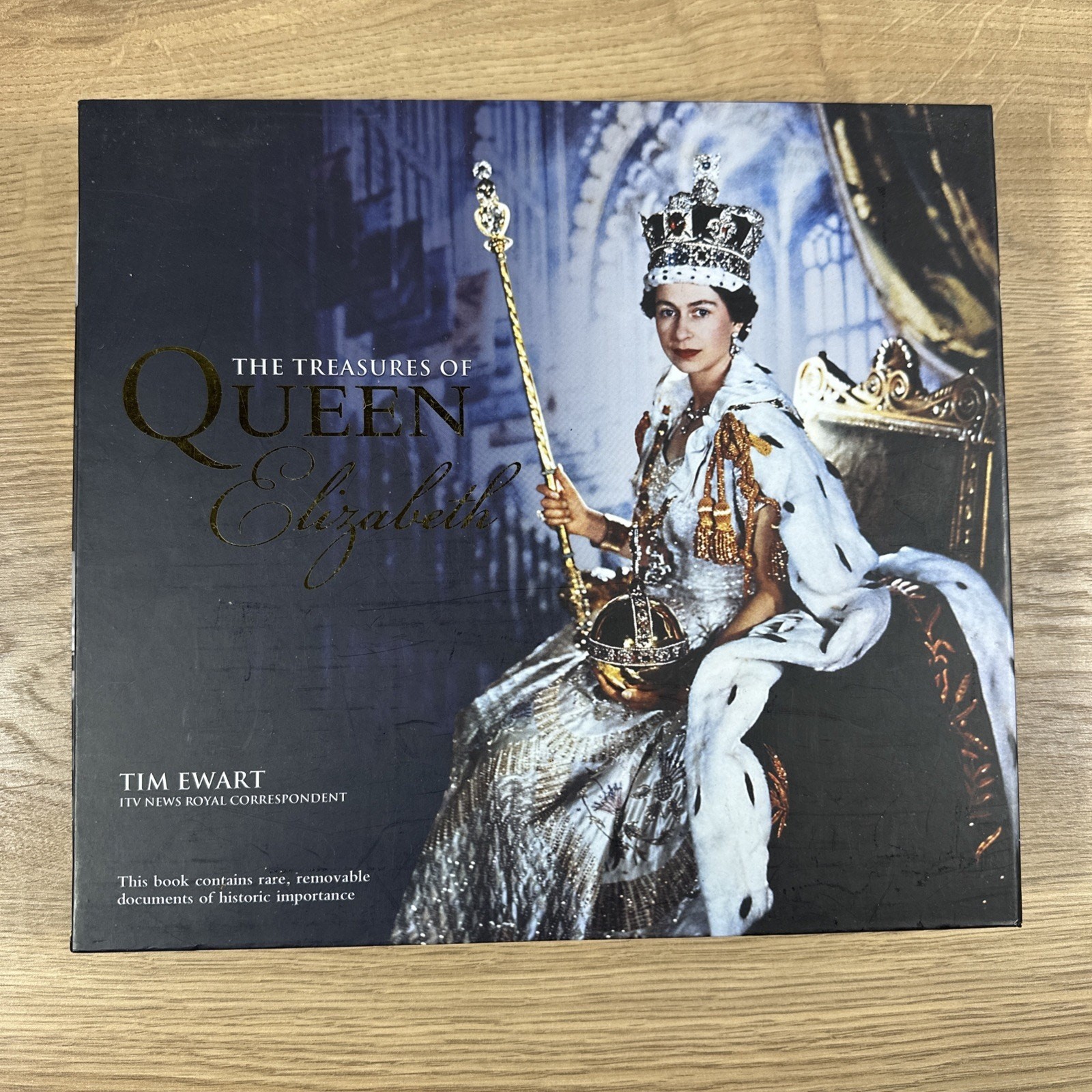 Treasures of Queen Elizabeth by Tim Ewart Book