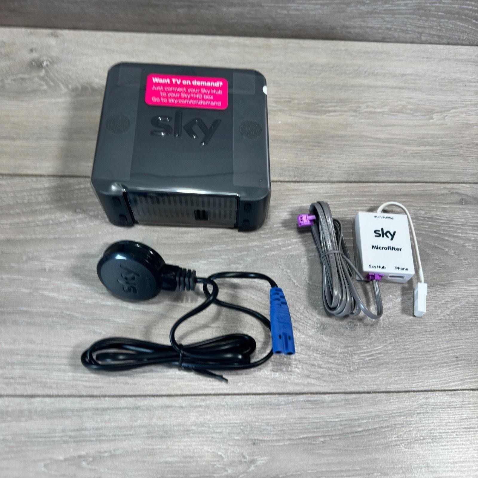 Sky Hub SR102 Wireless Latest Internet Black Router Genuine Full Kit &
