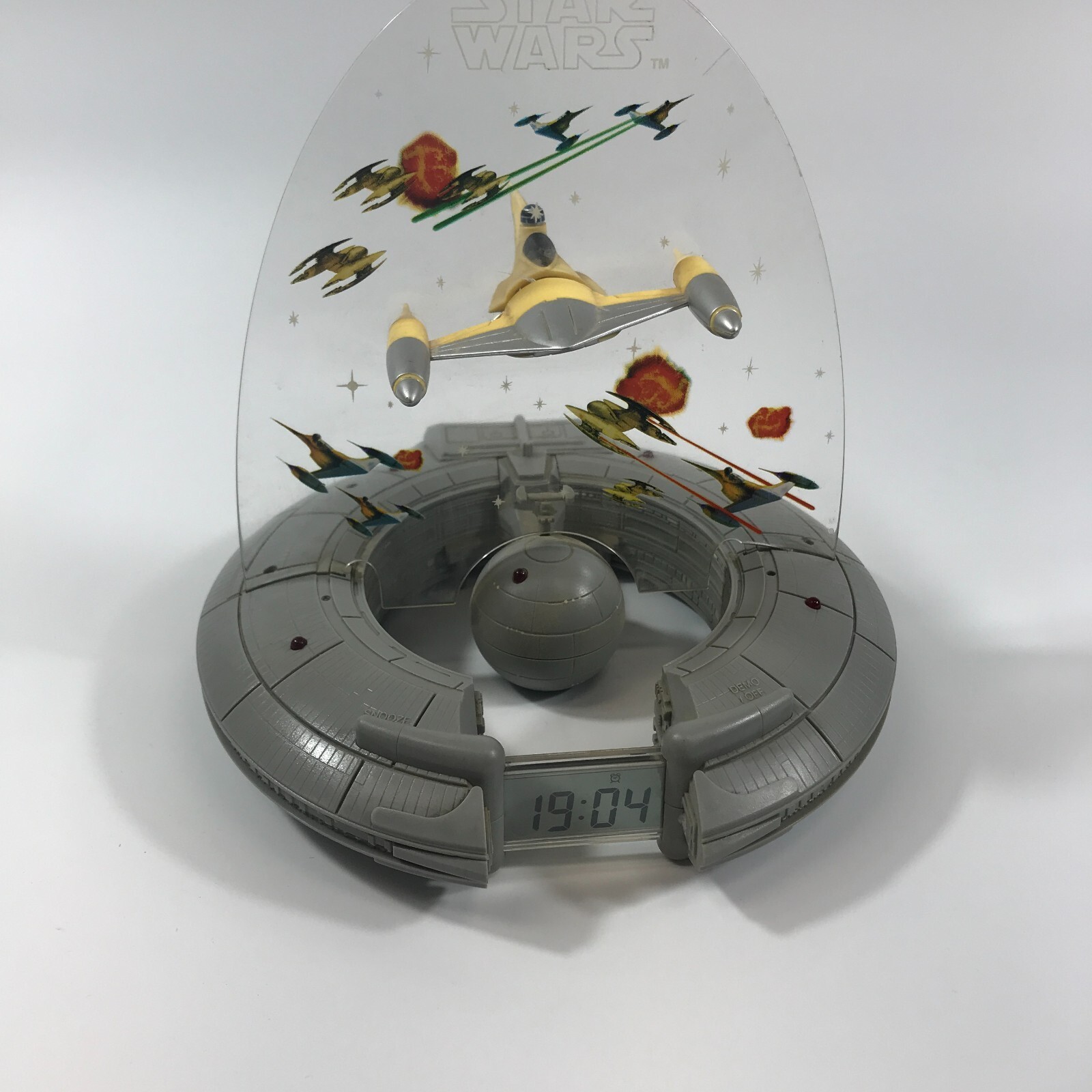STAR WARS Alarm Clock LUCAS Film Mantel ZR18862 Lights Sound Translucent Display