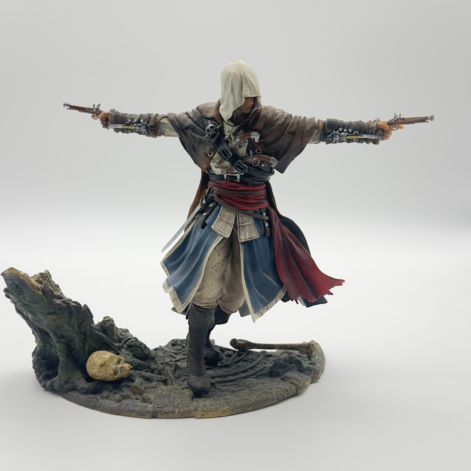 Assassins Creed 4 IV Black Flag Edward Kenway : The Pirate Assassin PVC Statue