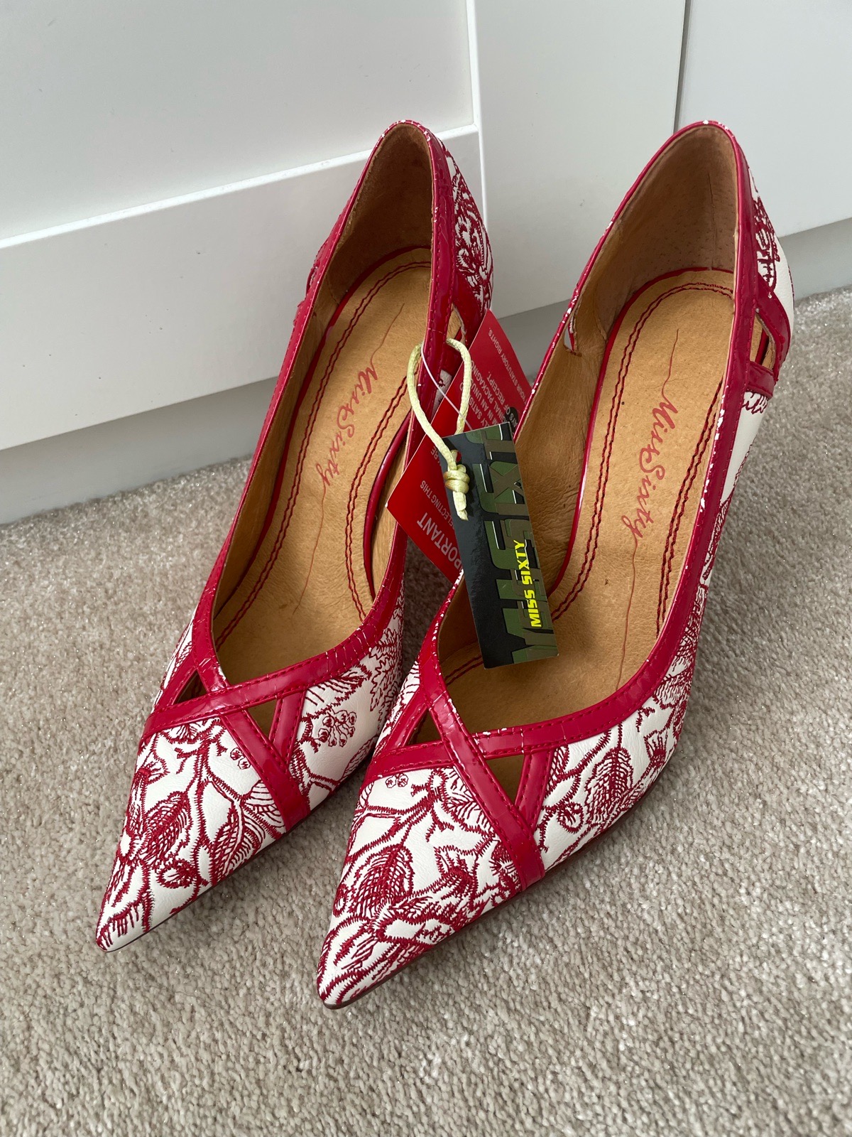 Miss Sixty Y2K Vintage Office Siren Pointy Stiletto Heels Floral Embroidered Red Patent Leather UK4