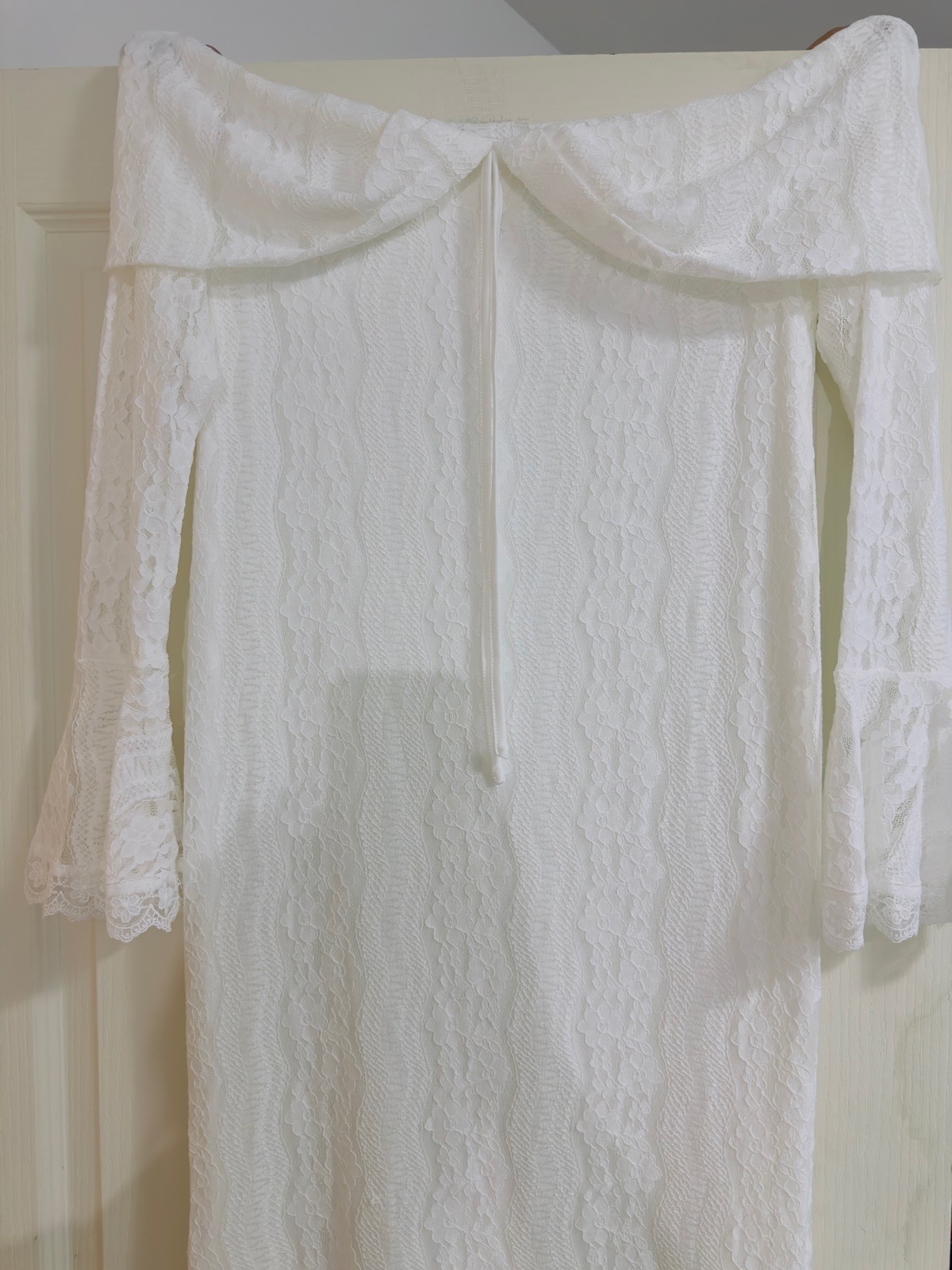 White Off-the-Shoulder Lace Maxi Dress with Long Sleeves Size XL