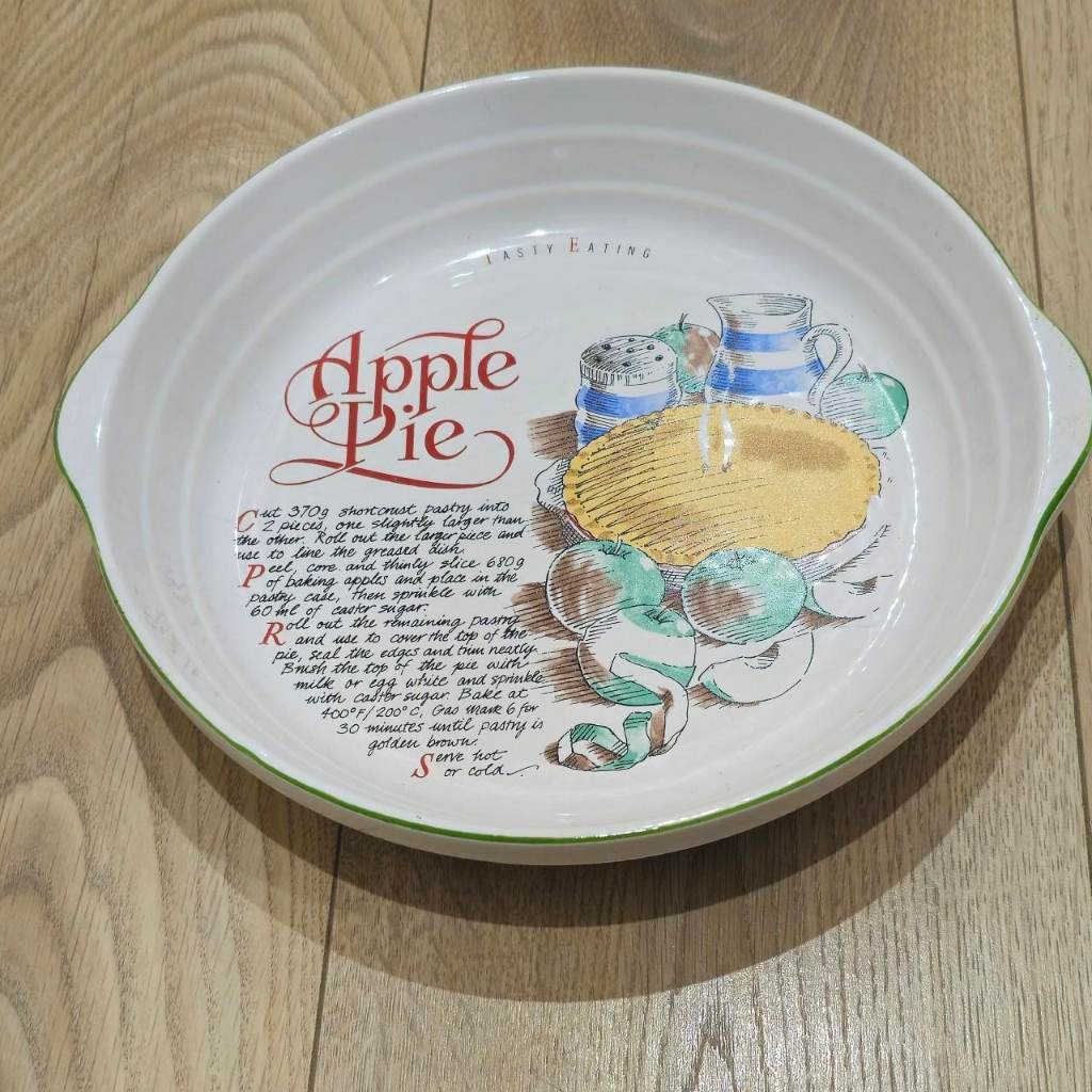 Vintage Rayware Tasty Eating Apple Pie Oven to Table Dish 1990s
