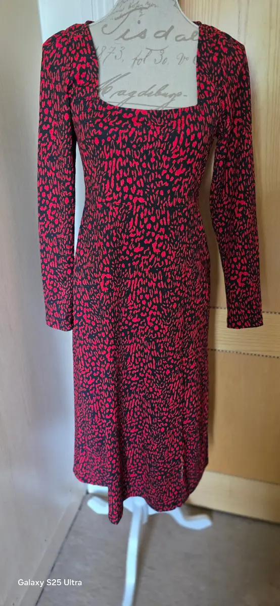 Nice dress with spilt on the side