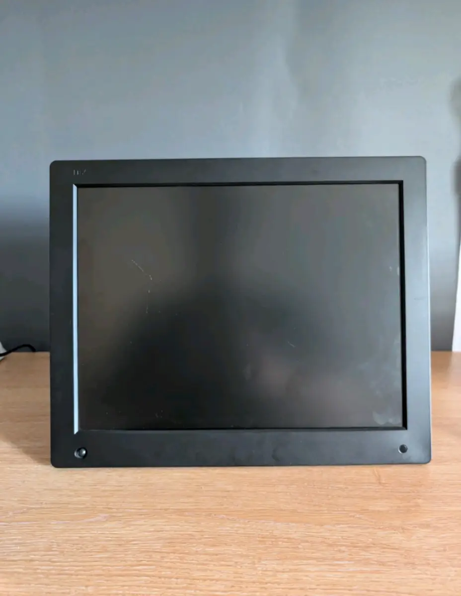 Nix X15D Digital Photo Video Frame 15", With instructions & remote.