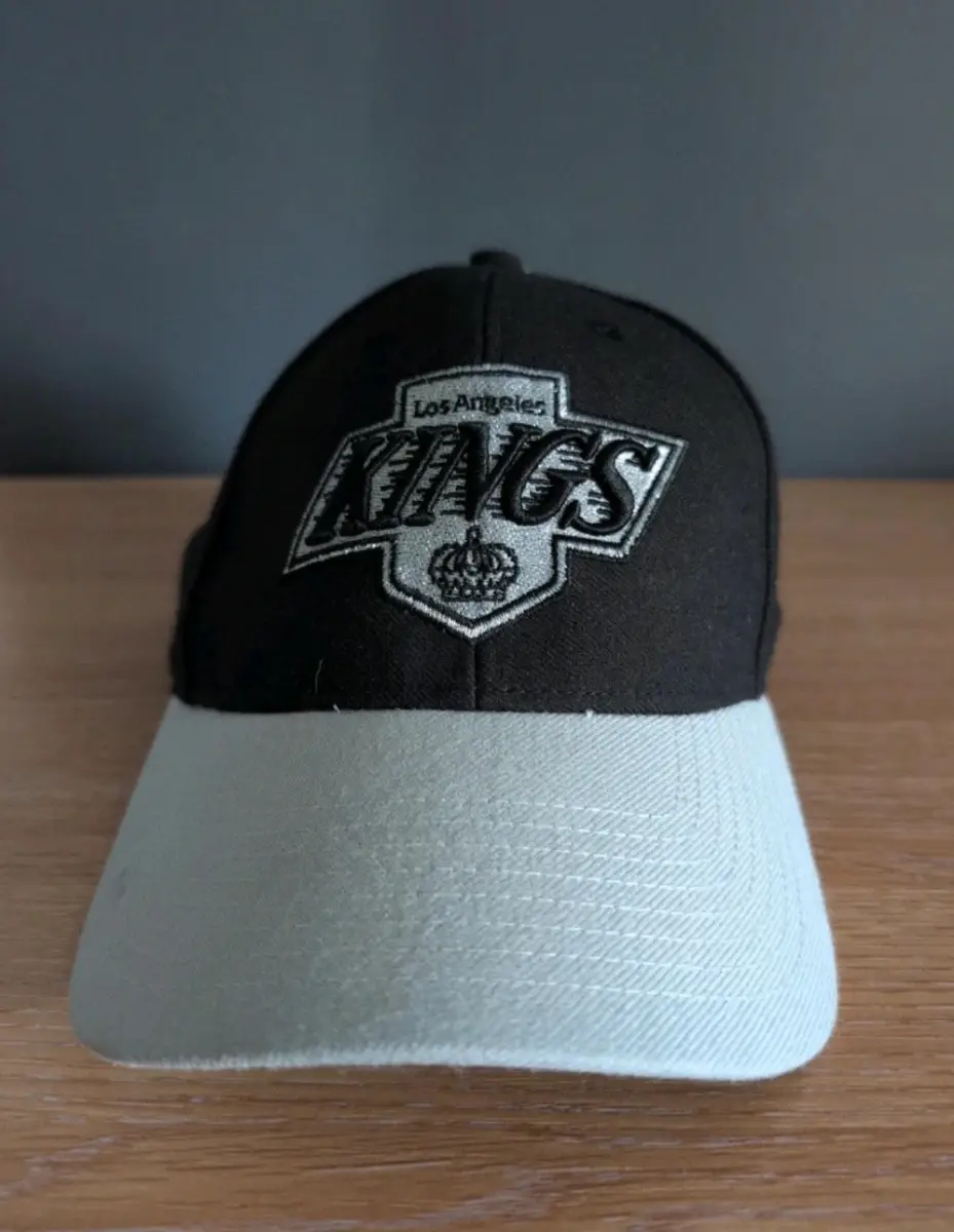 47 Brand LA Los Angeles Kings Black grey MVP Velcroback black Curved Visor Cap