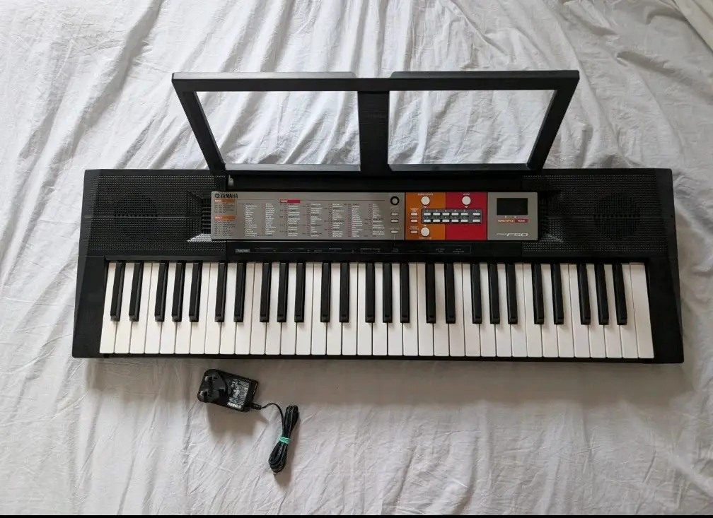Yamaha PSR-F50 61-Key Portable Electronic Keyboard VGC.