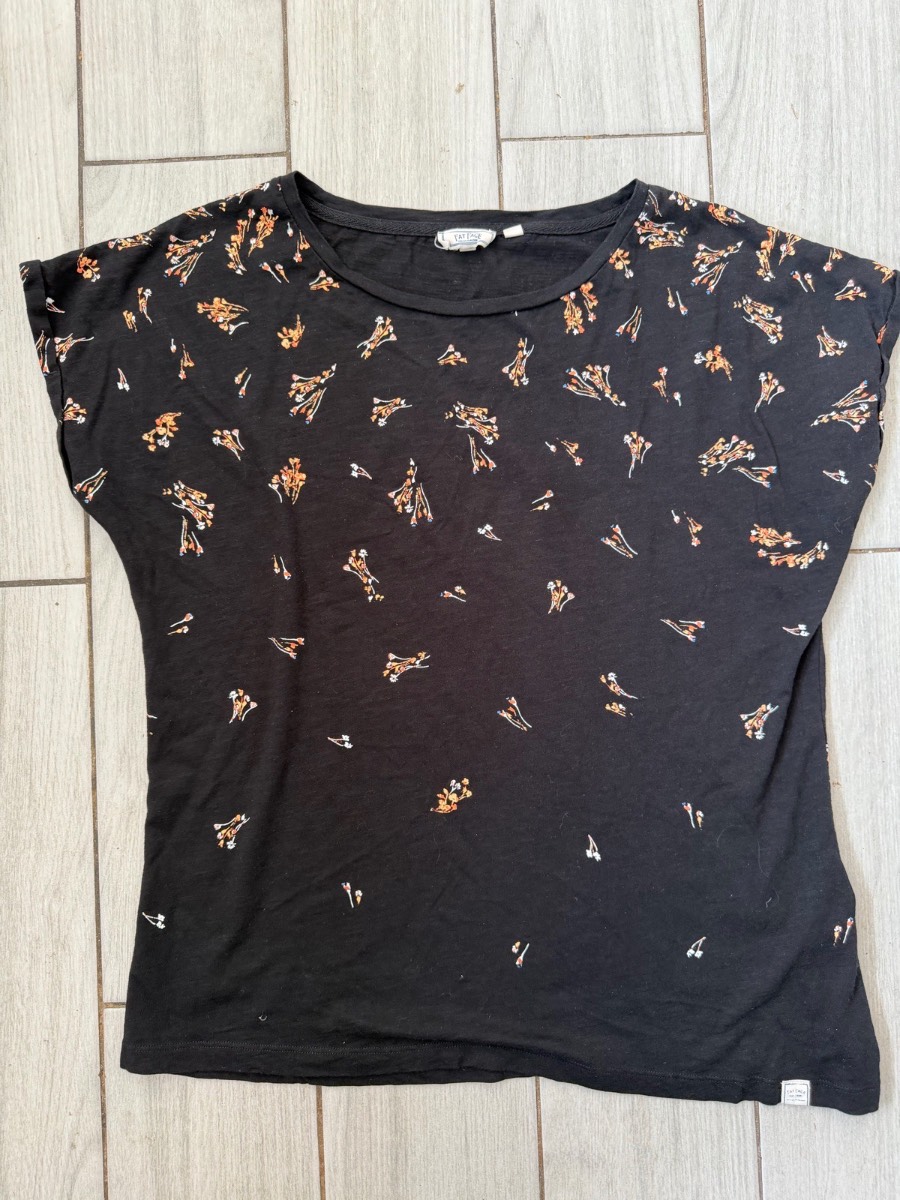 Fat face women’s top with floral detail. Size 16