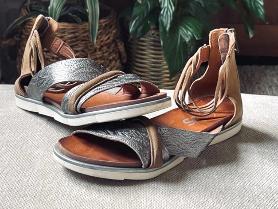 MJUS Women’s Leather Sandals – UK 7 / EU 40 – Made in Spain – Brown & Silver