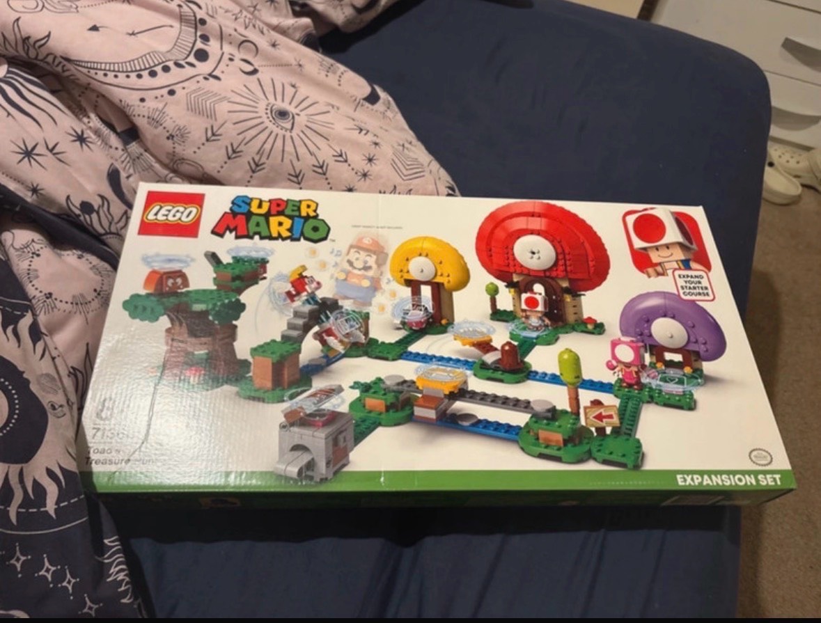 Lego Super Mario toads treasure hunt