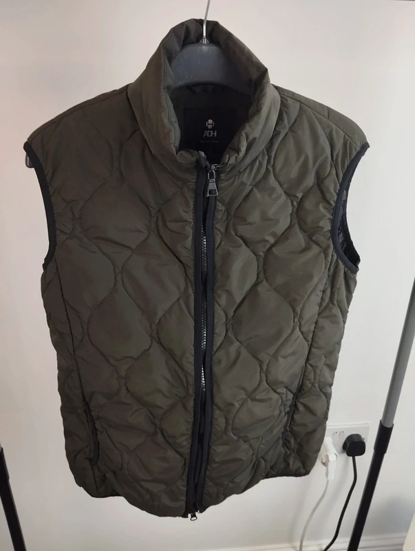 Army green men vest spring season medium size