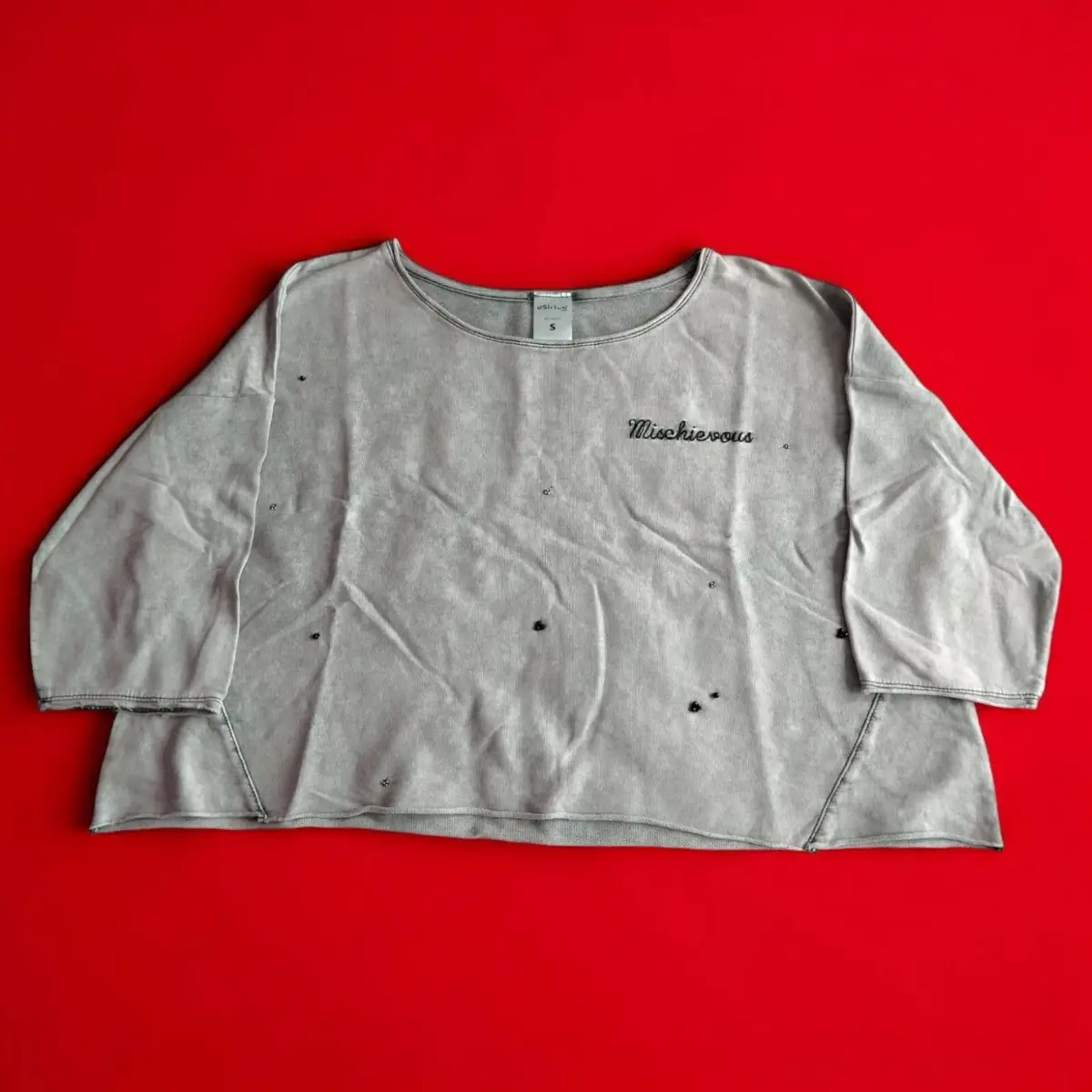 Sweatshirt above the belly, women's size small, loose fit