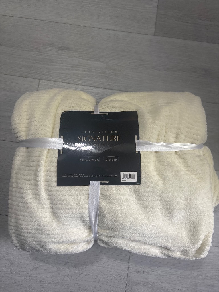 Blanket/Throw