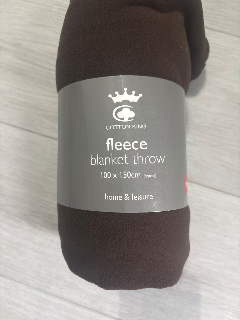 Fleece blanket throw
