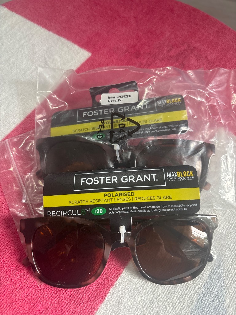 2 paid of Foster Grant sunglasses