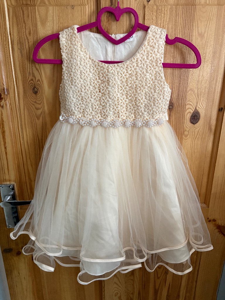 Girls christening/bridesmaid dress size 6-7 yrs