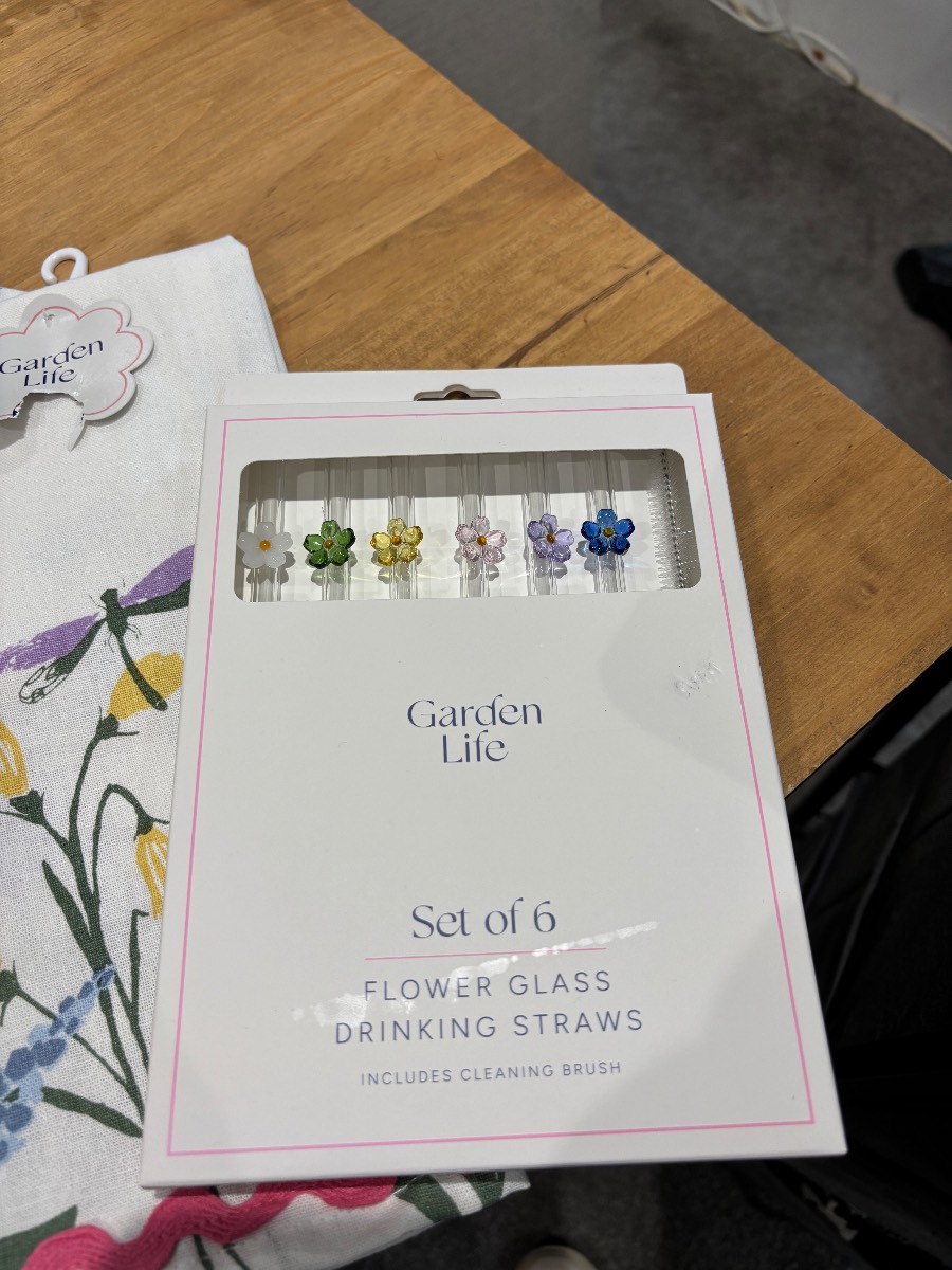 Viral B&M Garden Life Colourful Flower Glass Drinking Straws