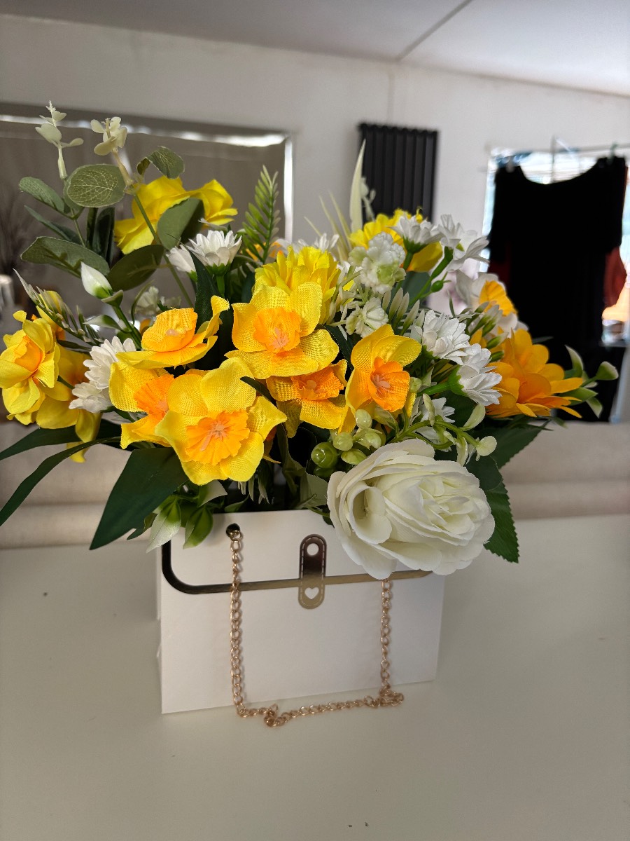 New- Artificial Yellow Daffodil & Rose Floral Arrangement in Gift Bag