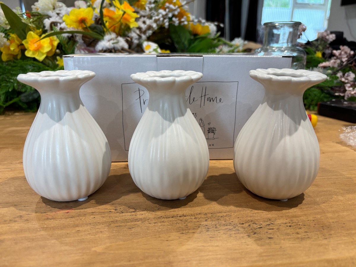 Set of 3 White Ruffled Bud Vases - Pretty Little Home - Brand New With Tags