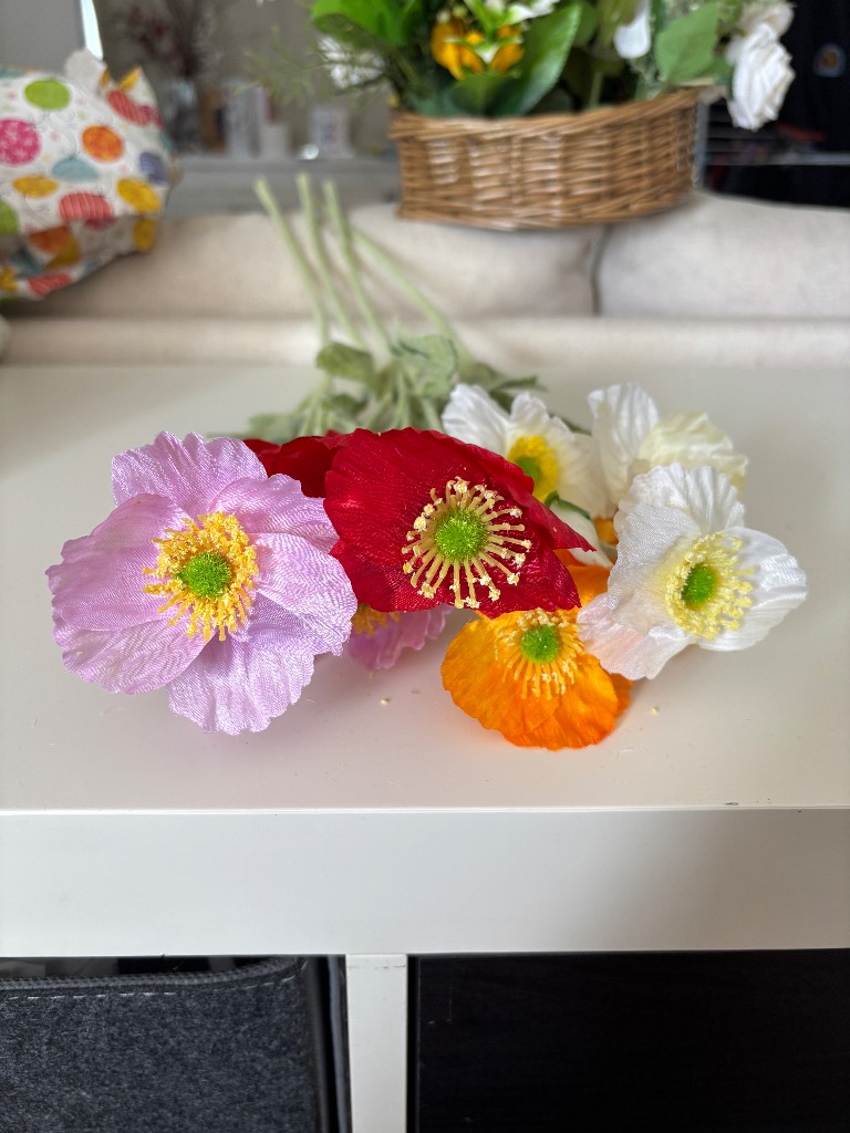 Beautiful Faux Silk Poppy Stems / Artificial Wildflowers Bunch