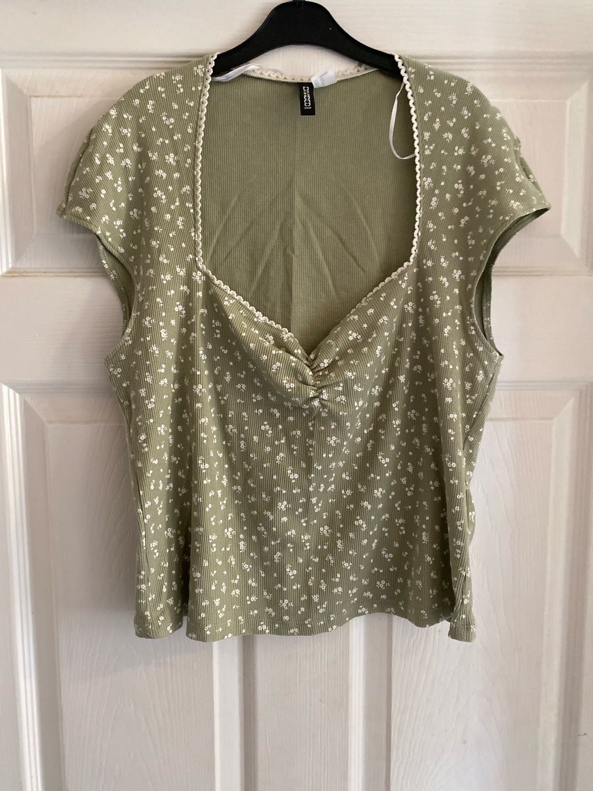H&M sleeveless top