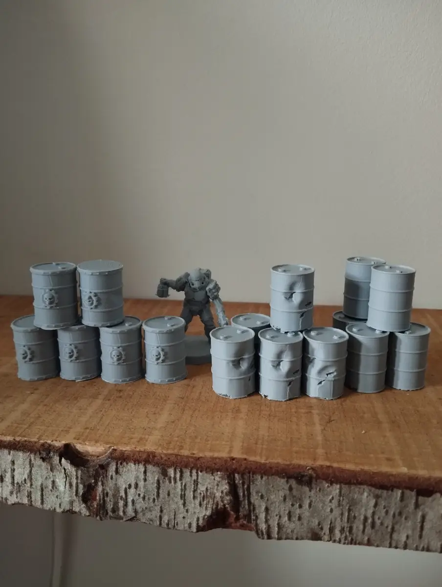 18 3d printed Warhammer terrian barrels