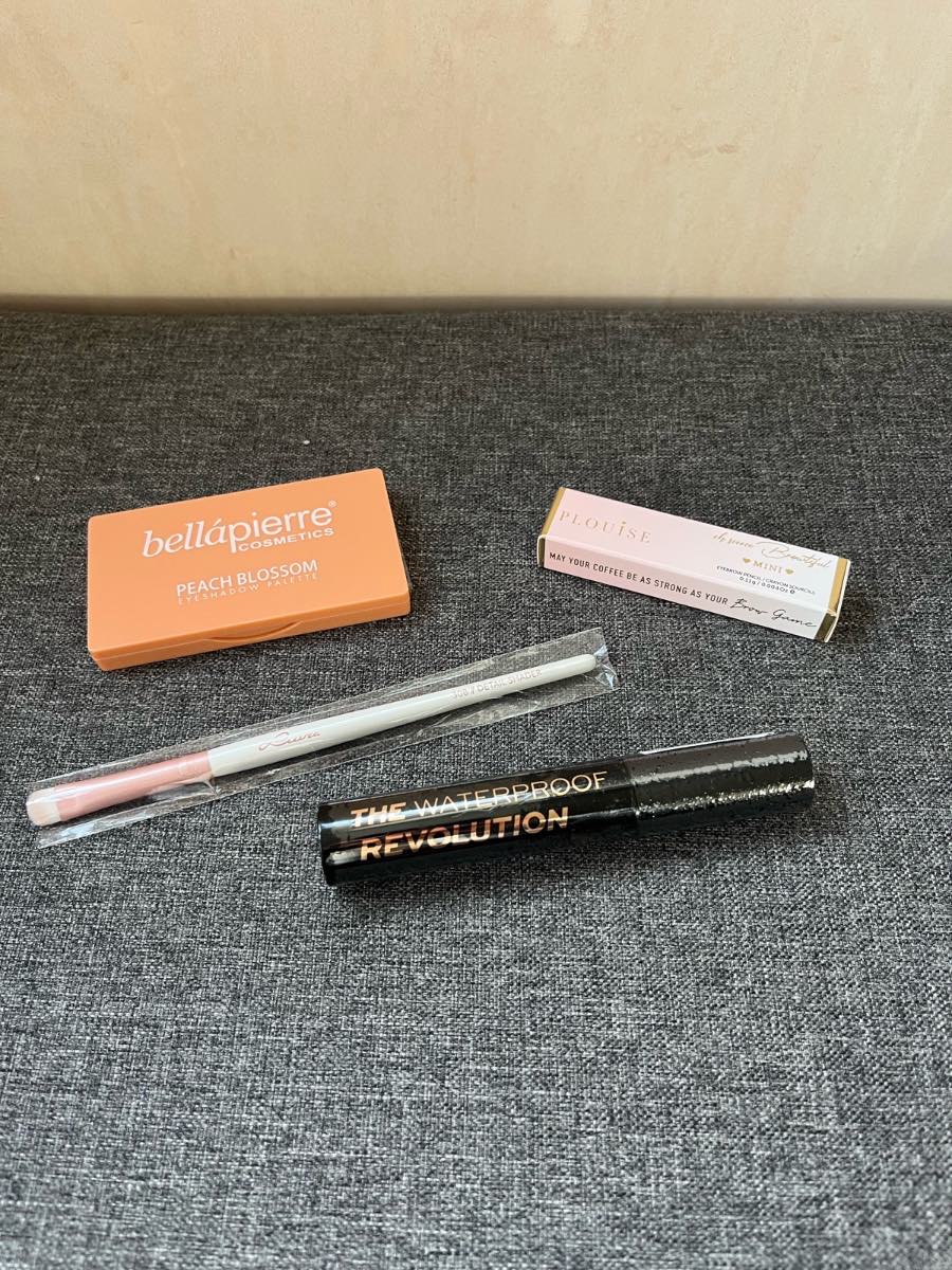 Mini Make Up Bundle - Bellapierre, PLouise, Revolution London & Luvia