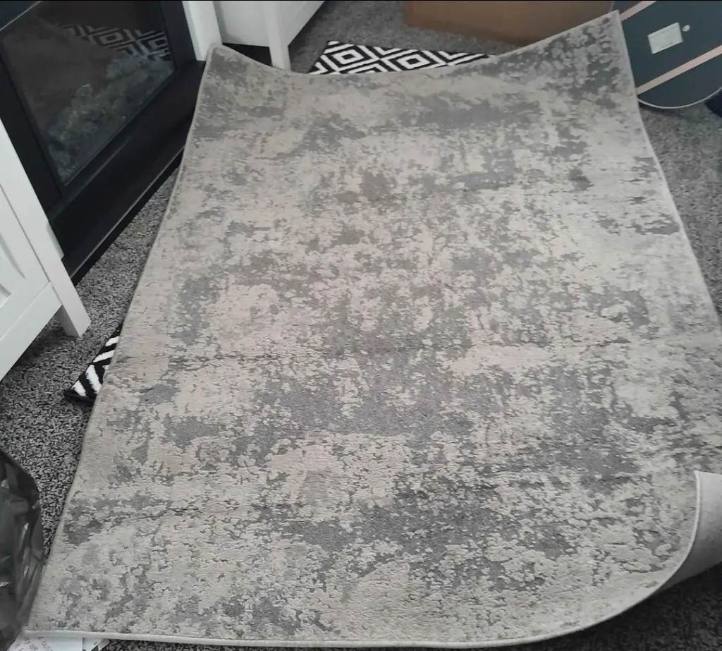 Amara rug size in the photo