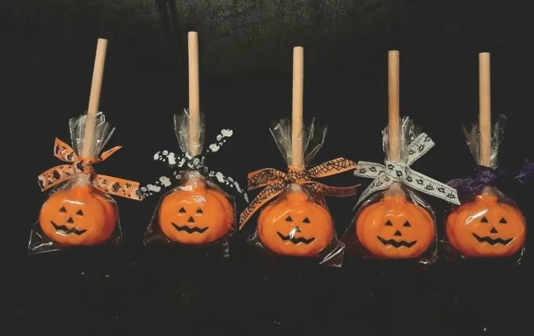Faux mini pumpkin toffee apples
