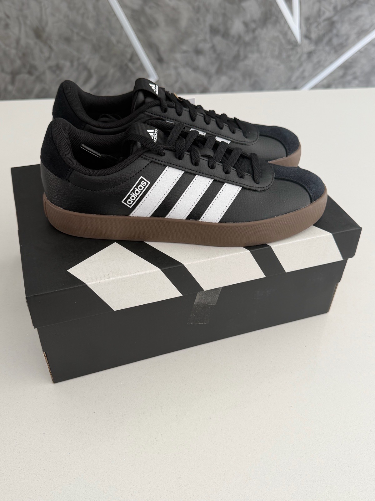 Adidas VL Court 3.0 Black White Gum Trainers UK 6 BNWT Boxed