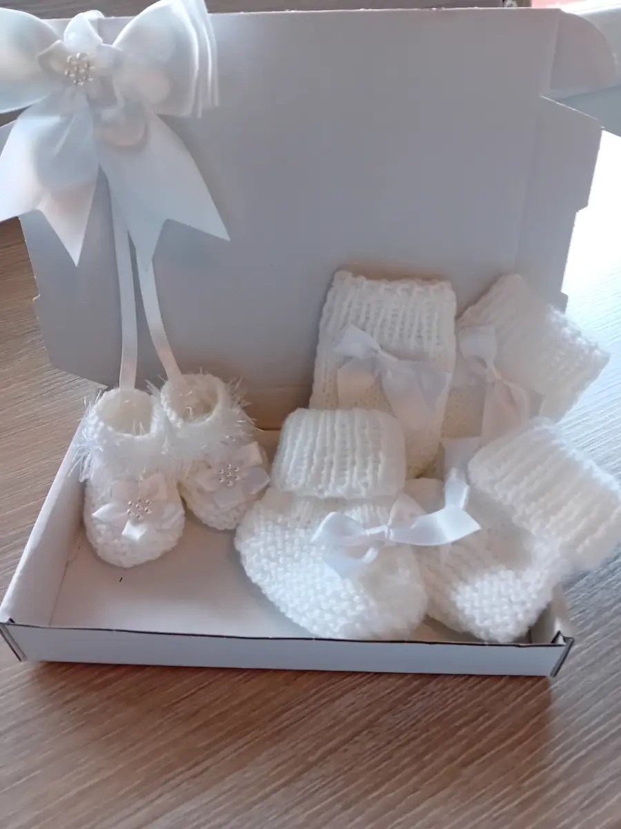 unisex new baby/ baby shower gift set