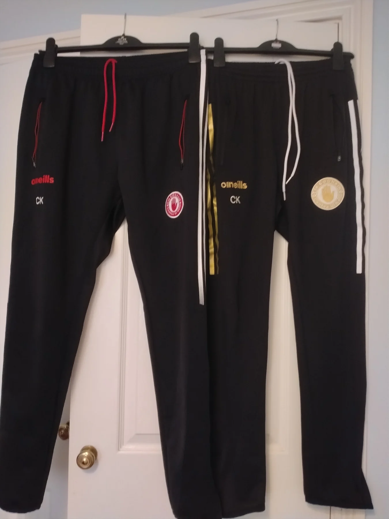 Oneill track bottoms size large zipped pockets striped on the outside legs  £6 each