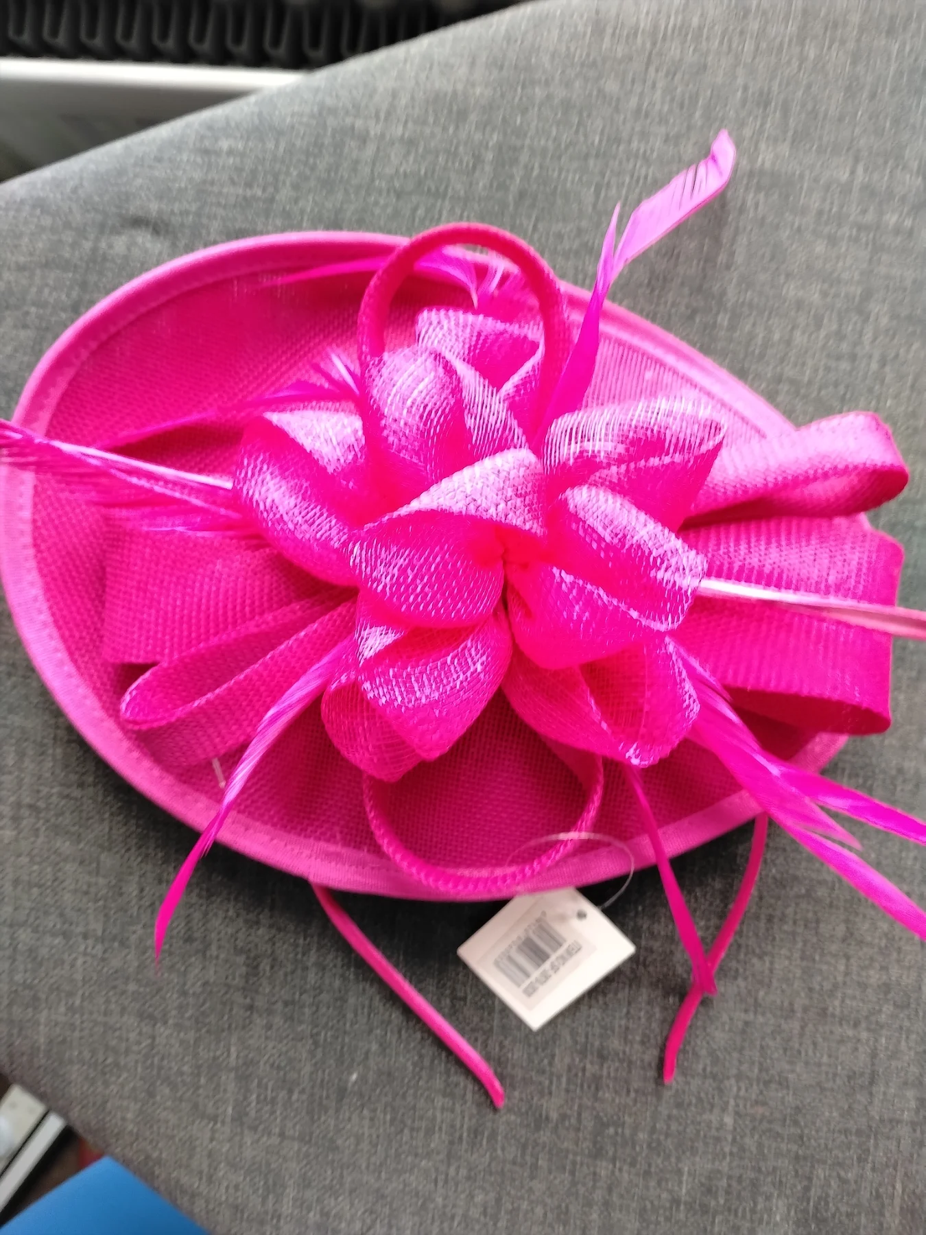 Mesh Fascinator  with feathers pink with hairband