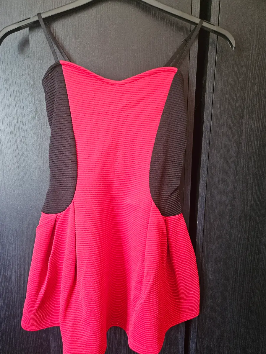 Womens dress, black and red, size 8