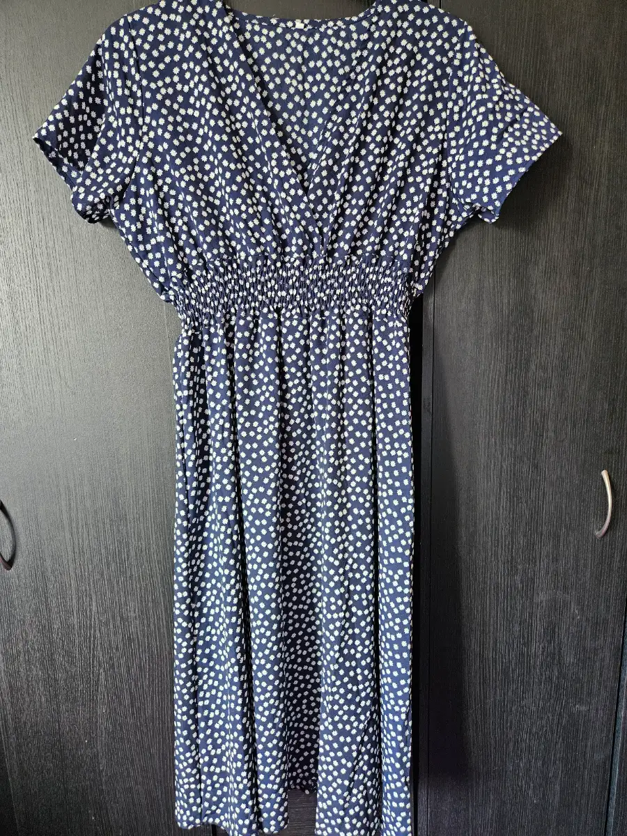 Lovely light summer dress size xl in navy and white