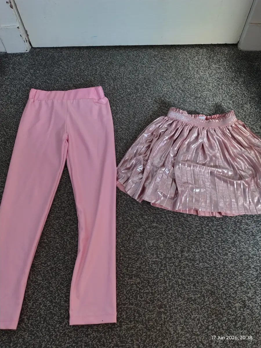 Girls shiny skirt and leggings age 8