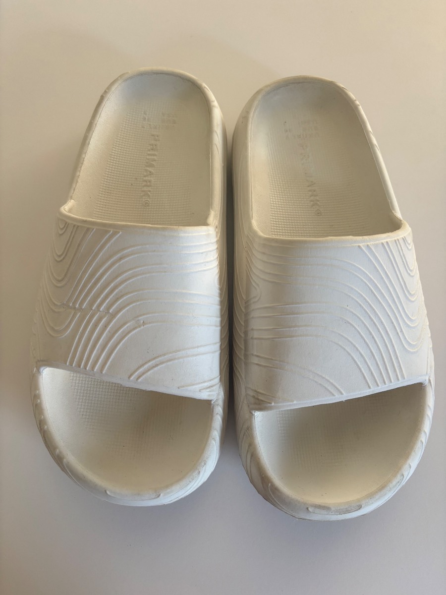 Size 7 chunky sliders