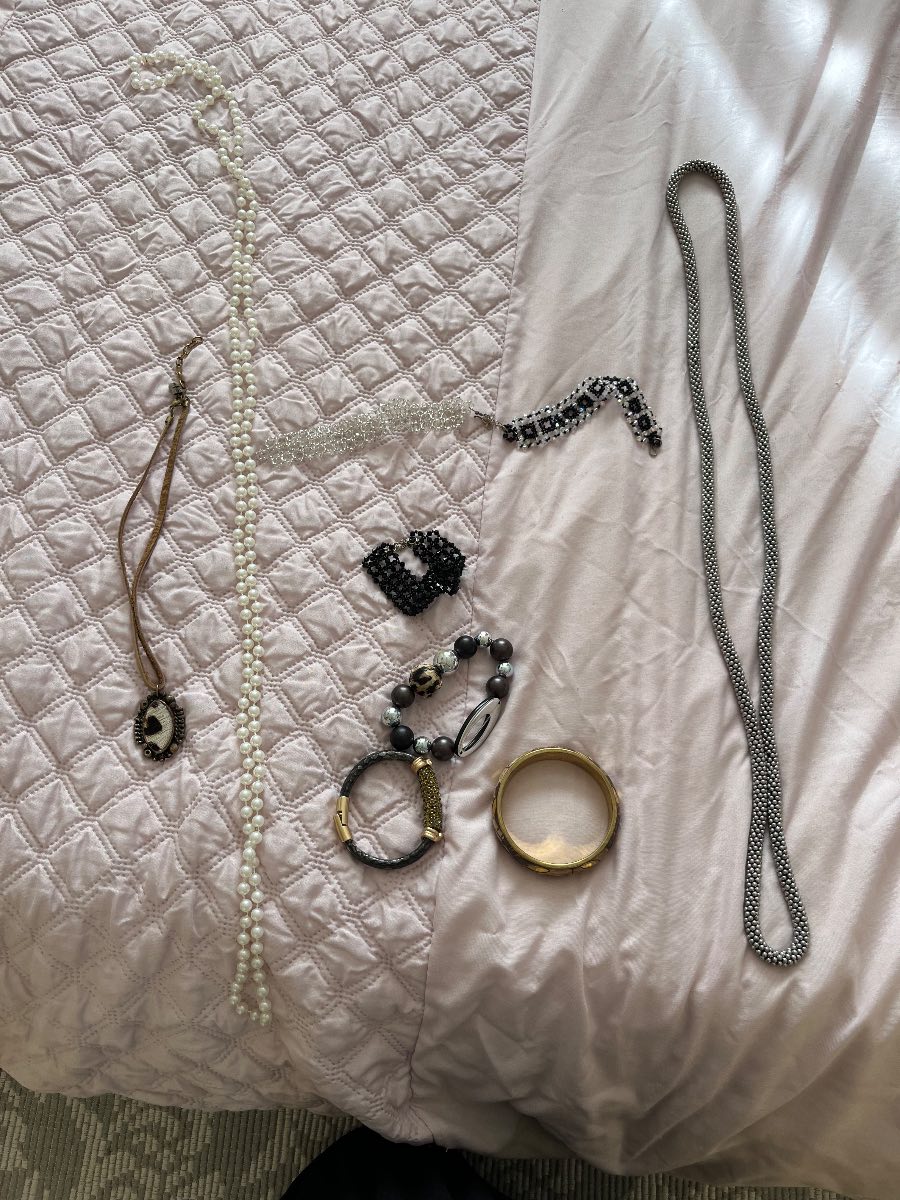 Jewellery bundle x 8 pieces