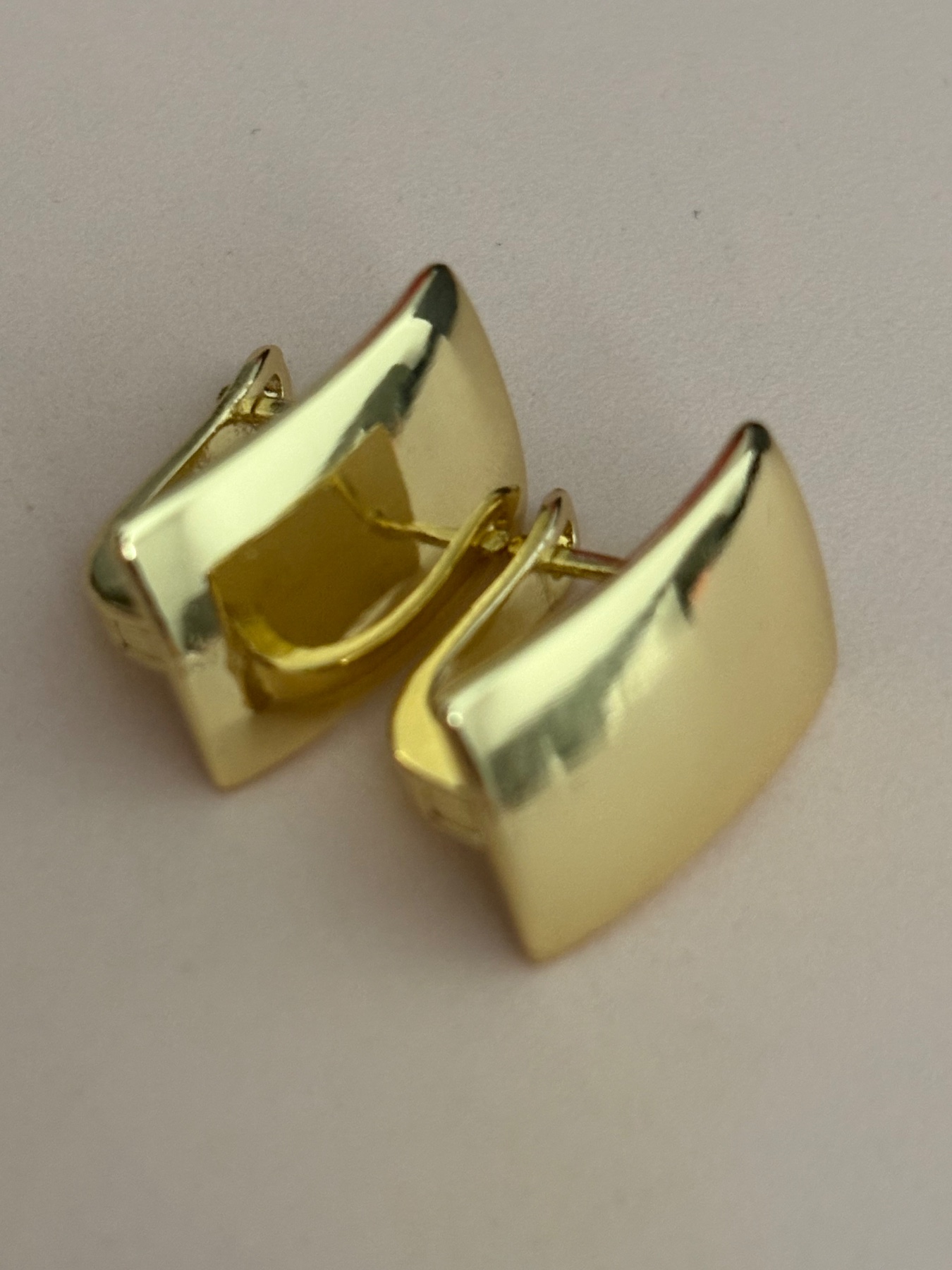 Minimalist gold earrings