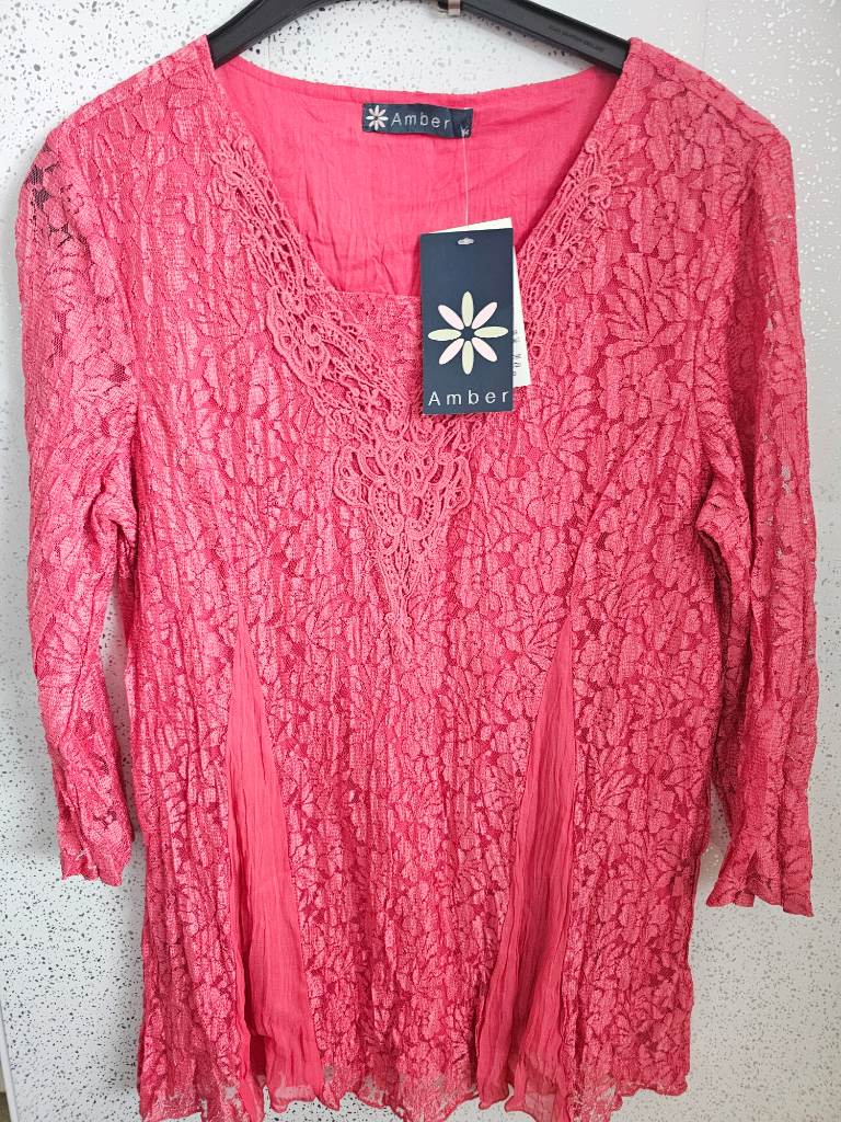 Amber coral lace & Chiffon Top size 14 new with tags