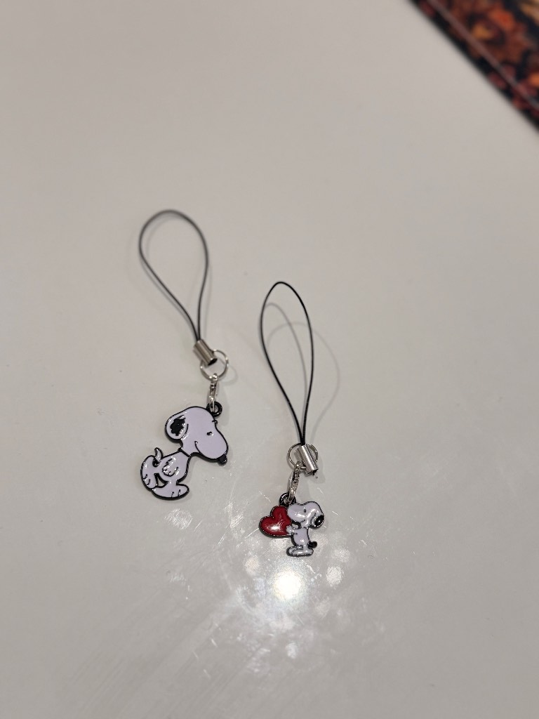 Snoopy mobile charms pair